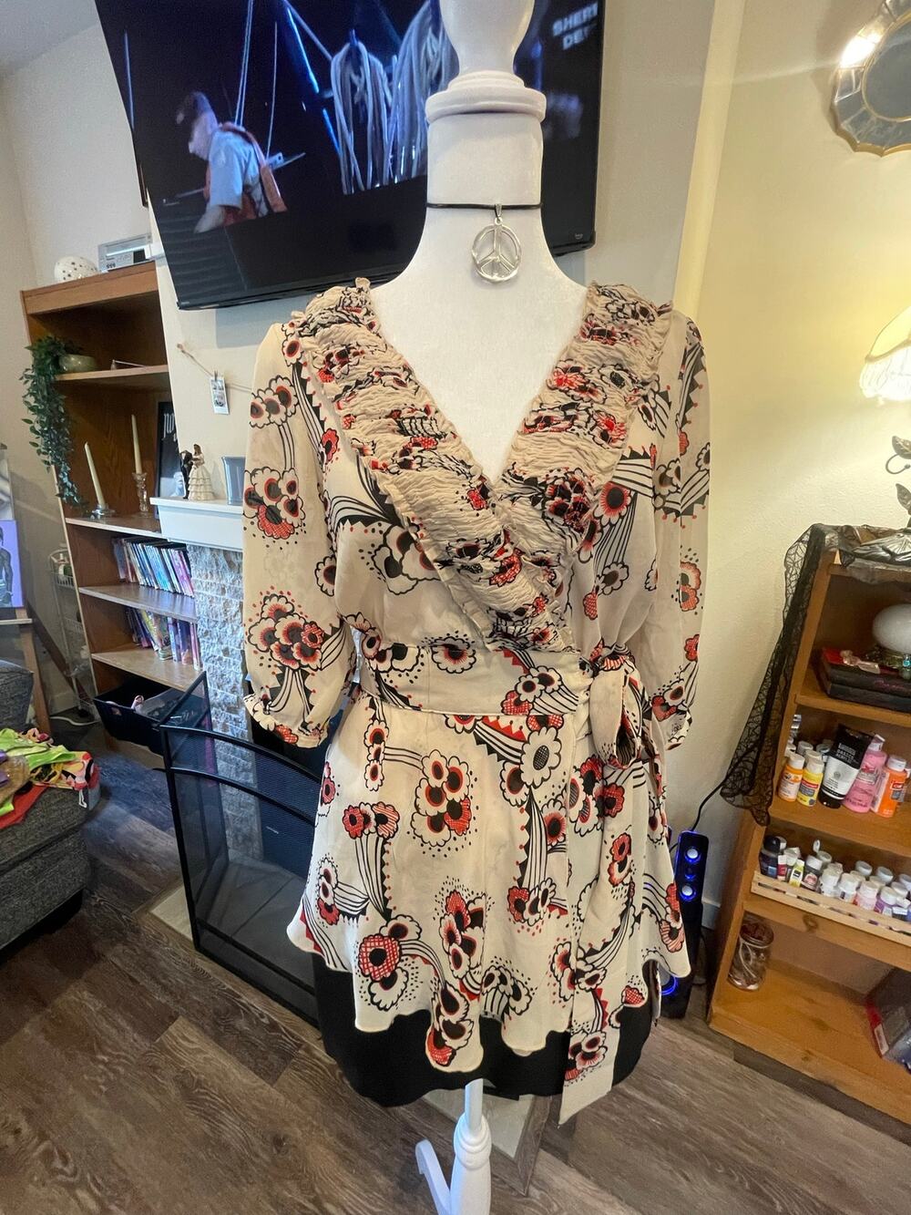vintage forever 21 cream and red shortsleeve blouse